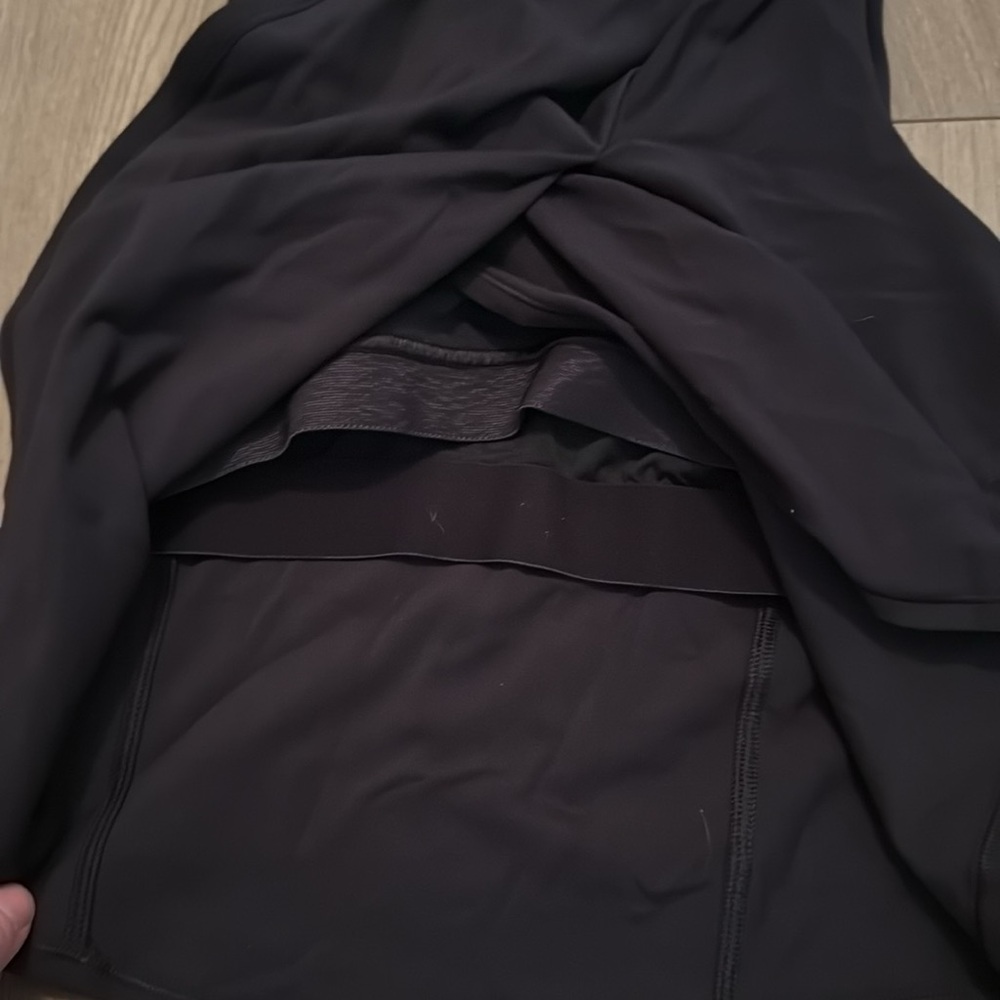 Lululemon - Picture 3 of 5
